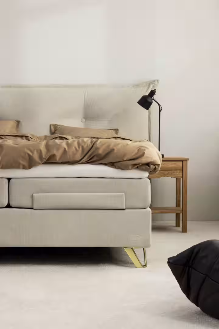 Jensen_Ambassador_Aqtive-II_Beige_Cozy_Plania-oak_Triangle-brass_00317 (1)