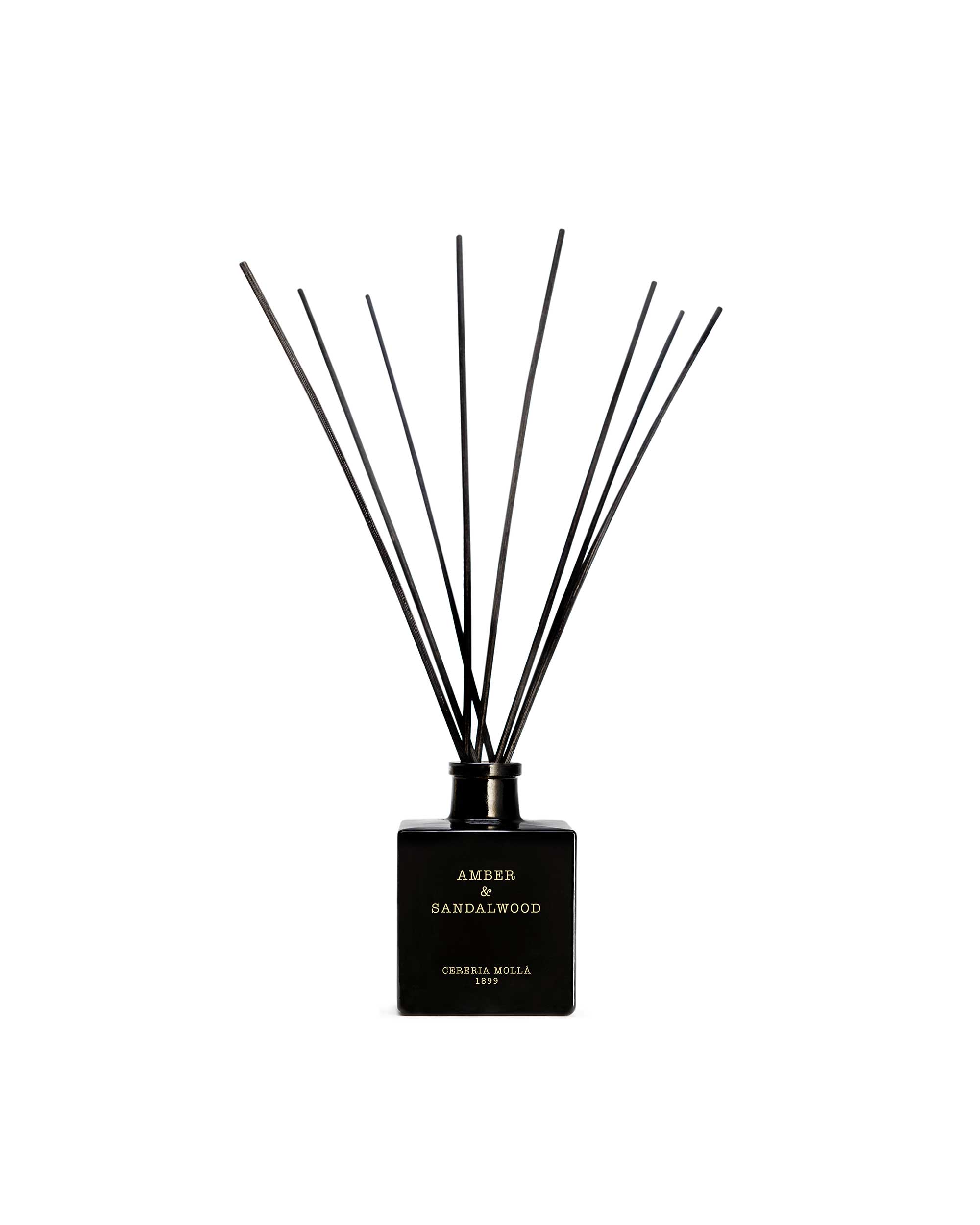 Amber & Sandalwood 100ml geurstokjes – luxe diffuser met warme amber- en sandelhoutgeur.